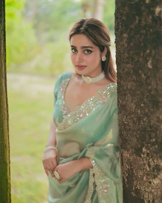 Ayesha Khan — Film actor