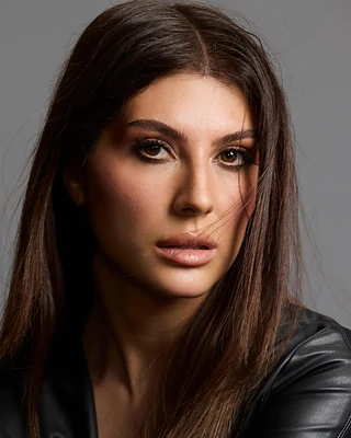 Elnaaz Norouzi — Model & actor · 3.1M followers