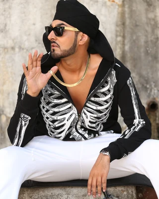Manj Musik — Singer