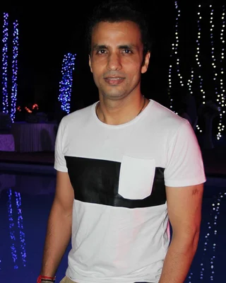 Rajiv Thakur — Stand-up comedian